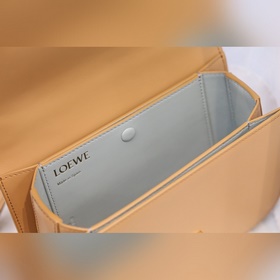 Новая коллекция Goya от Loewe Только что появилась появилась, как