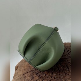 Mini сумка-слоник через плечо от Loewe Миниатюрный слоник и цепоч