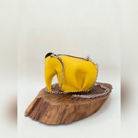 Mini сумка-слоник через плечо от Loewe Миниатюрный слоник и цепоч