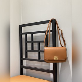 Новая коллекция Goya от Loewe Как только появилась, сразу стала п