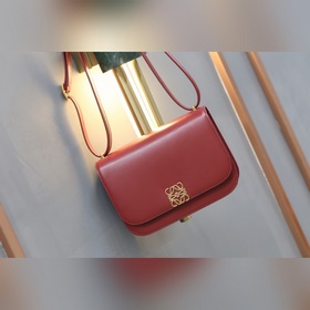 Новая коллекция Goya от Loewe Только что появилась появилась, как