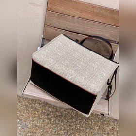 Новая сумка Cushion Tote от Loewe Высокое качество, практичность,