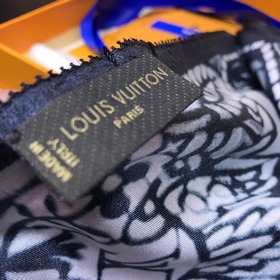 Louis Vuitton (Луи Виттен) Высококачественный шелковый платок в 