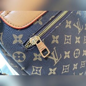 Новый рюкзак Lv Сумка-рюкзак в лаконичном практичном стиле, изго
