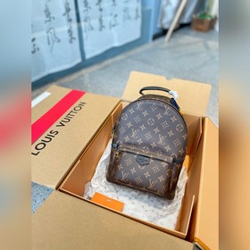Рюкзак LV среднего размера с двойными плечевыми ремнями С ним выг