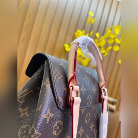 LV подержанный рюкзак, подходит к любому стилю Незаменимый аксесс