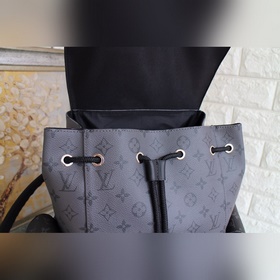 Модель LV： 45419 (Christopher, небольшой рюкзак) Сделан из элеган