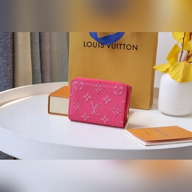LV Специальная версия кошелька Lou Модель M81527 является частью 