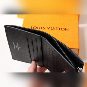 Короткий кошелек LV, модель M60451 Victorinem Этот кошелек изгот