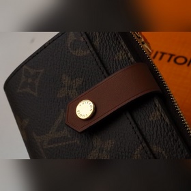 Короткий кошелек LV, модель M60451 Victorinem Этот кошелек изго