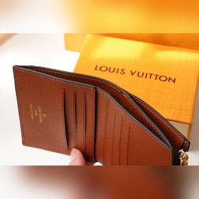 Короткий кошелек LV, модель M60451 Victorinem Этот кошелек изго