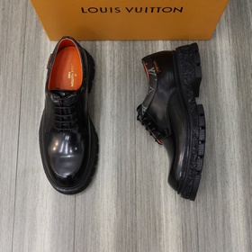 Бренд： LOUIS*VUITTON (Луи Виттон) Стандартный размер： мужской： 39