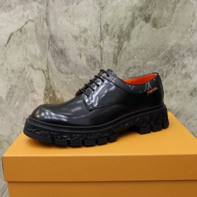 Бренд： LOUIS*VUITTON (Луи Виттон) Стандартный размер： мужской： 39