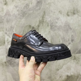 Бренд： LOUIS*VUITTON (Луи Виттон) Стандартный размер： мужской： 39