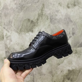 Бренд： LOUIS*VUITTON (Луи Виттон) Стандартный размер： мужской： 39
