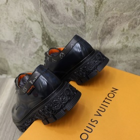 Бренд： LOUIS*VUITTON (Луи Виттон) Стандартный размер： мужской： 39