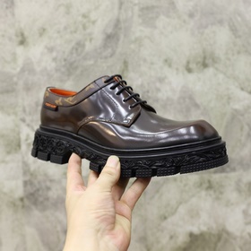Бренд： LOUIS*VUITTON (Луи Виттон) Стандартный размер： мужской： 39