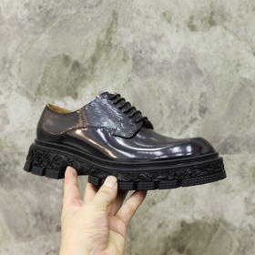 Бренд： LOUIS*VUITTON (Луи Виттон) Стандартный размер： мужской： 39