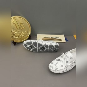 LV (Louis Vuitton) высококачественная обувь из кожи ослика. Класс