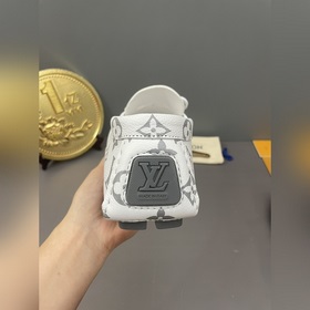 LV (Louis Vuitton) высококачественная обувь из кожи ослика. Класс