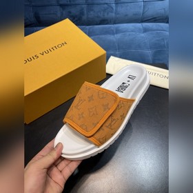 LV Trainer Сандалииз кожи теленка первого слоя, легкие и удобные.
