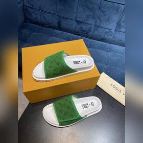 LV Trainer Сандалииз кожи теленка первого слоя, легкие и удобные.