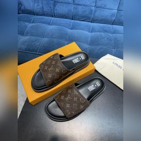 LV Trainer Сандалииз кожи теленка первого слоя, легкие и удобные.