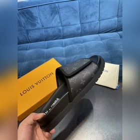 LV Trainer Сандалииз кожи теленка первого слоя, легкие и удобные.