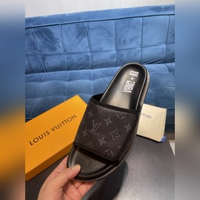 LV Trainer Сандалииз кожи теленка первого слоя, легкие и удобные.