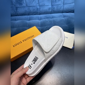 LV Trainer Сандалииз кожи теленка первого слоя, легкие и удобные.