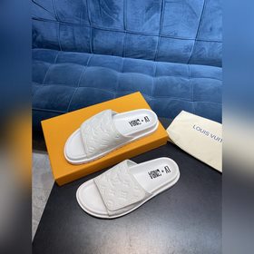 LV Trainer Сандалииз кожи теленка первого слоя, легкие и удобные.