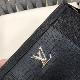 LV сумочка из импортной кожи специальной подкладкой. Качественная
