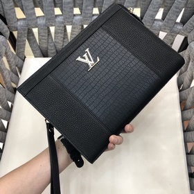 LV сумочка из импортной кожи специальной подкладкой. Качественная