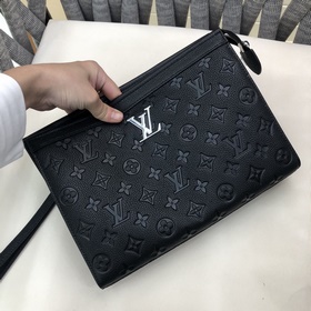 Новая модель сумки LV из импортной кожи. Подкладка из специальног