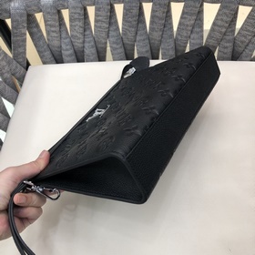 Новая модель сумки LV из импортной кожи. Подкладка из специальног