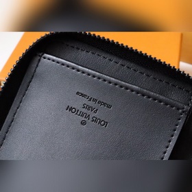 LV ZIPPY Кошелек с вертикальной застежкой-молнией Модель M69049 М