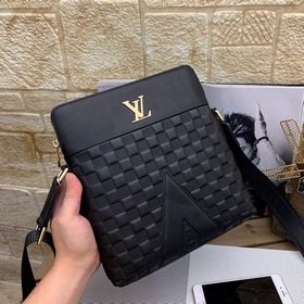Мужская сумка через плечо LV Модель： 28051-2 Эта инновационная су
