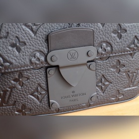 Сумка LV модель 58487 S Lock Sling Элегантная и современная сумка
