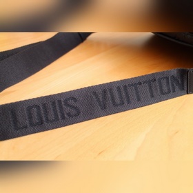 Сумка LV модель 58487 S Lock Sling Элегантная и современная сумка