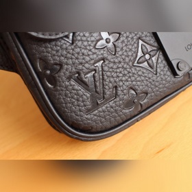 Сумка LV модель 58487 S Lock Sling Элегантная и современная сумка
