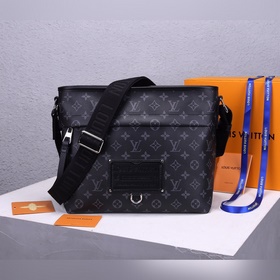 Средняя сумка LV Besace Zippée Современный дизайн и просторное вн