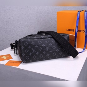 Средняя сумка LV Besace Zippée Современный дизайн и просторное вн