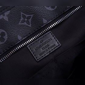 Средняя сумка LV Besace Zippée Современный дизайн и просторное вн