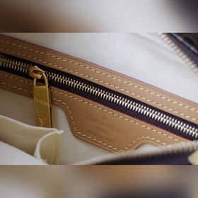 LV Сумка через плечо с круглым ручкой Loop MM, аналогичная модел