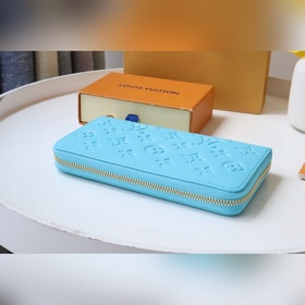 LV Кошелек на молнии Модель M81510 Изготовлен из кожи ягненка с т