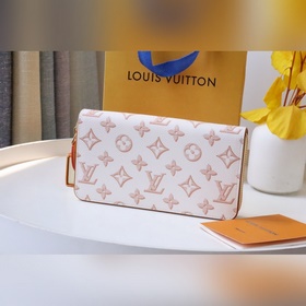LV Модель кошелька Clémence M81476 является изысканным изделием и