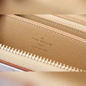 LV Модель кошелька Clémence M81476 является изысканным изделием и