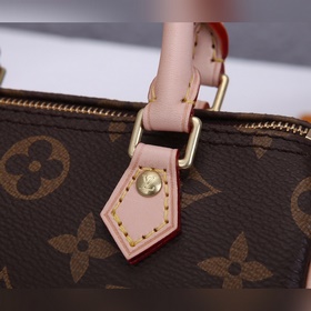 Сумка Nano Speedy из ткани LV Monogram Эта сумка, излучающая женс