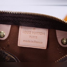 Сумка Nano Speedy из ткани LV Monogram Эта сумка, излучающая женс