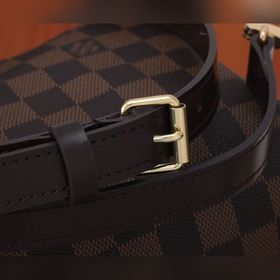 LV Сумка Speedy 25 из ткани Damier Ebène Олицетворяет классическ